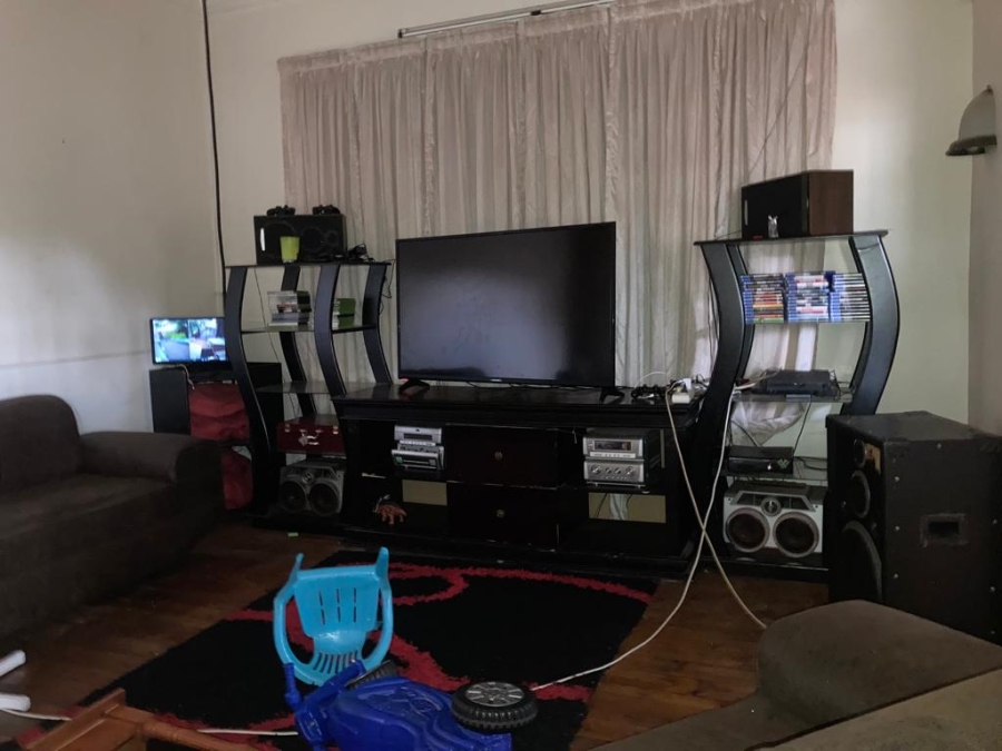 1 Bedroom Property for Sale in Rustenburg Central North West